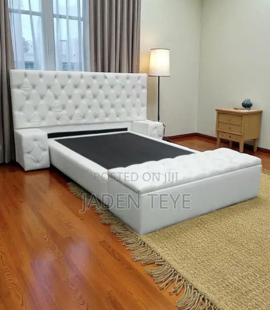 Brand new white king size bed with an ottoman and drawers